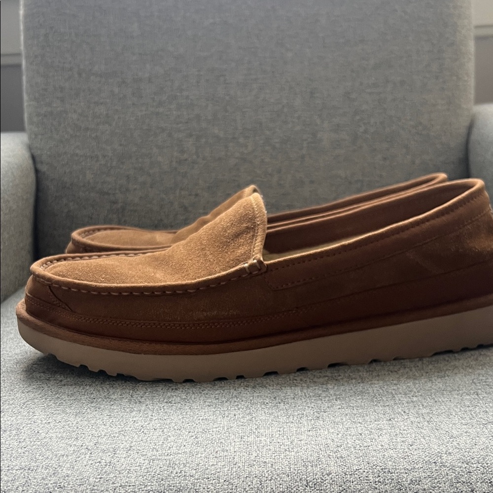 Men’s size 15 UGG loafer
